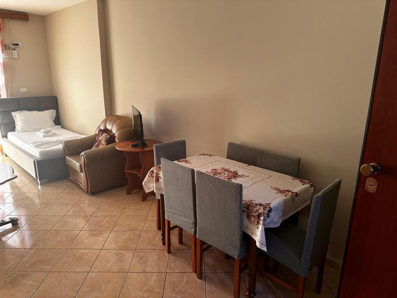 Boni Apartments Himare Exterior photo