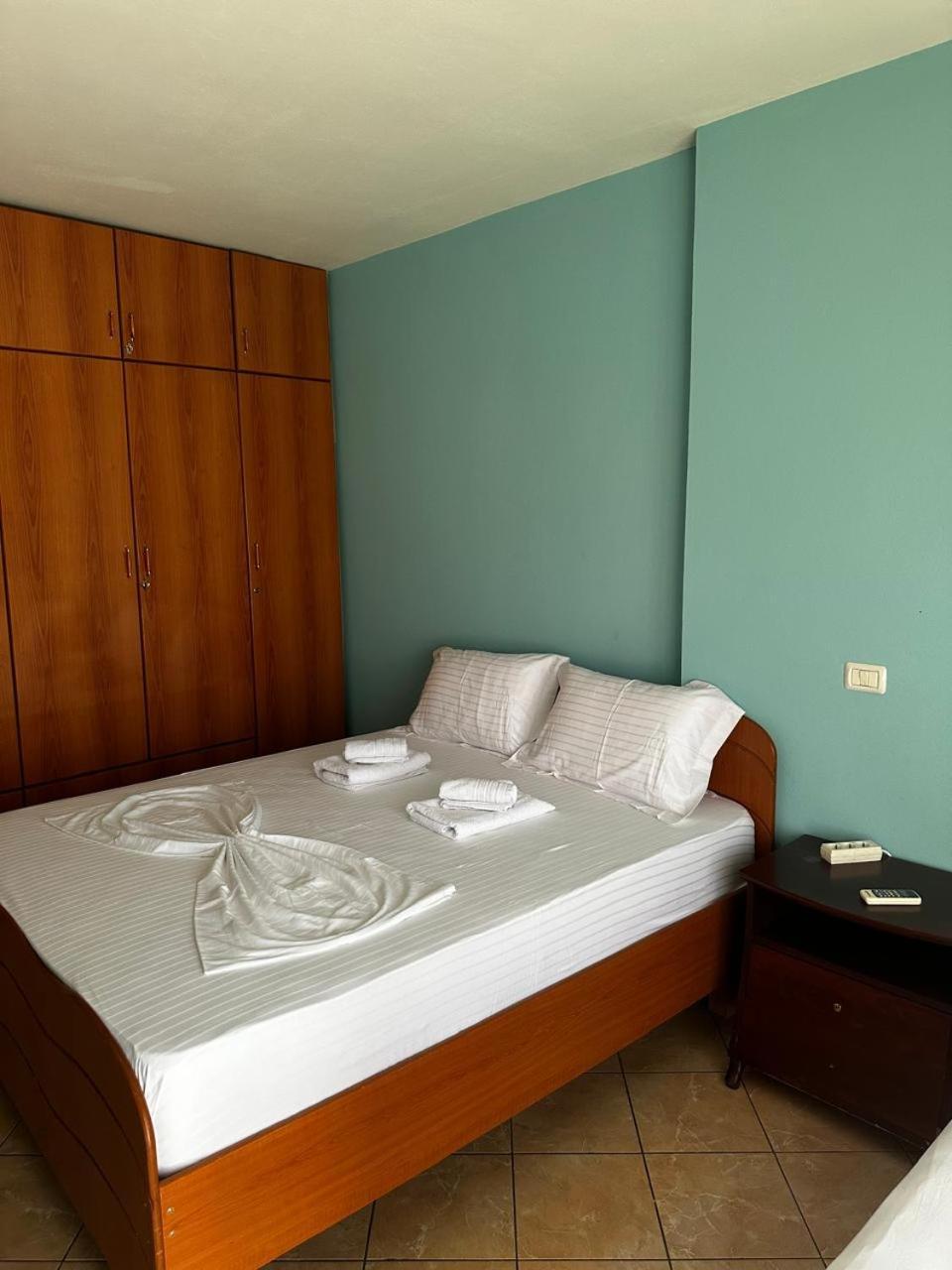 Boni Apartments Himare Exterior photo